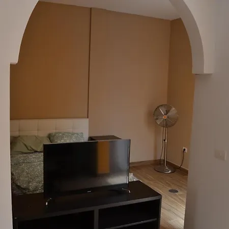 شقة Lovely Studio Flat In 200m From The Beach. *