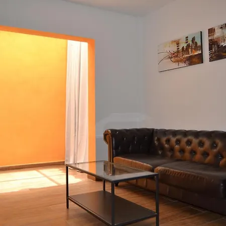 Apartament Lovely Studio Flat In 200m From The Beach.