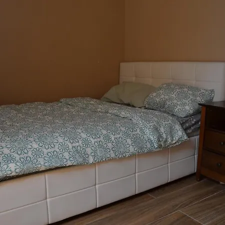 Apartament Lovely Studio Flat In 200m From The Beach. *